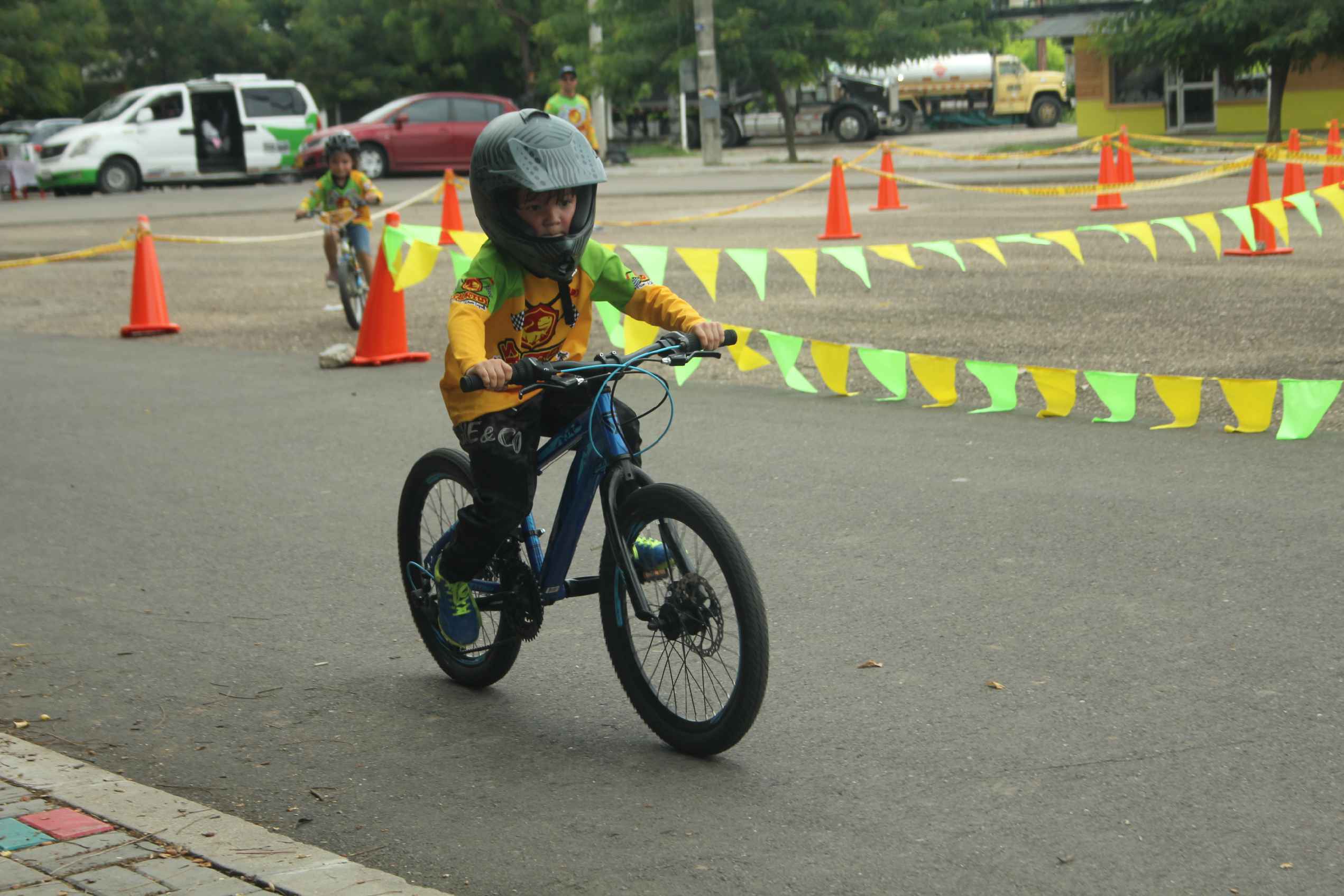 Aprender a montar en bici niños, curso. - 100% garantizado